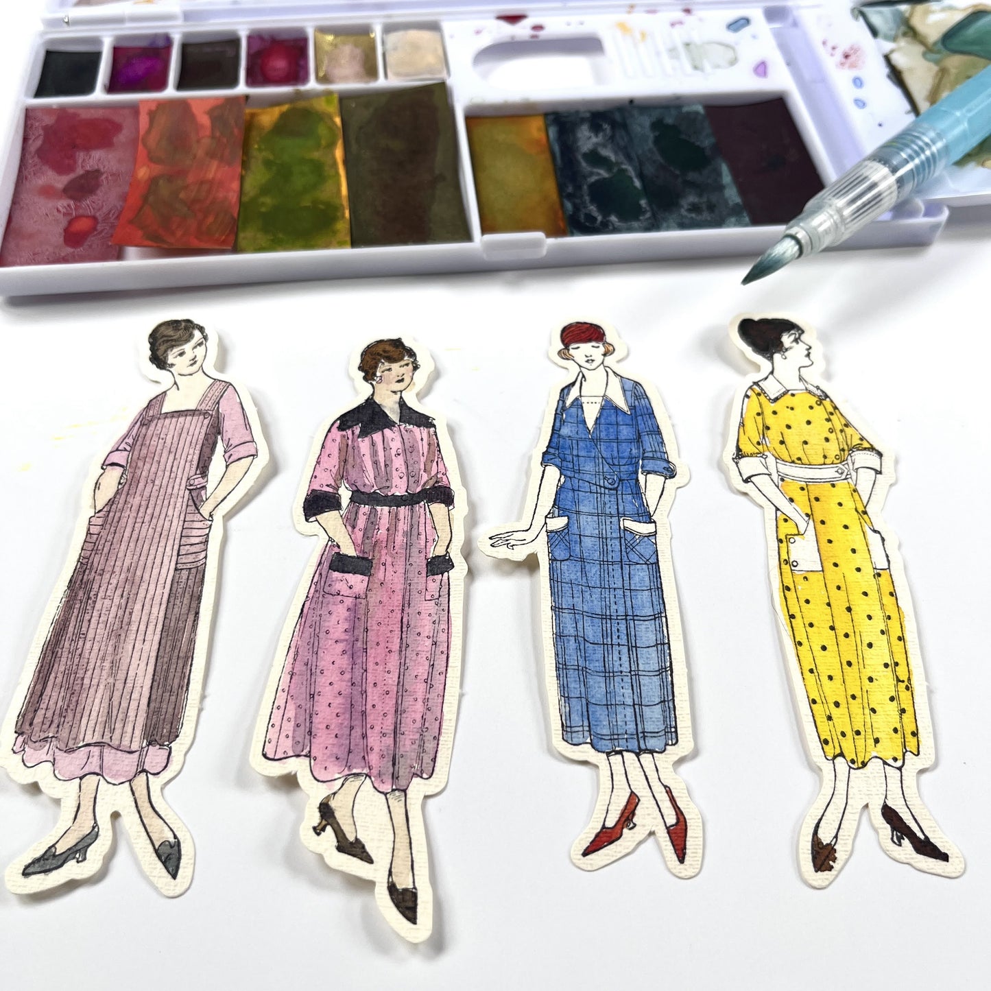 Yasutomo Folding Watercolor Palette-8 1/4" X 3 3/4"