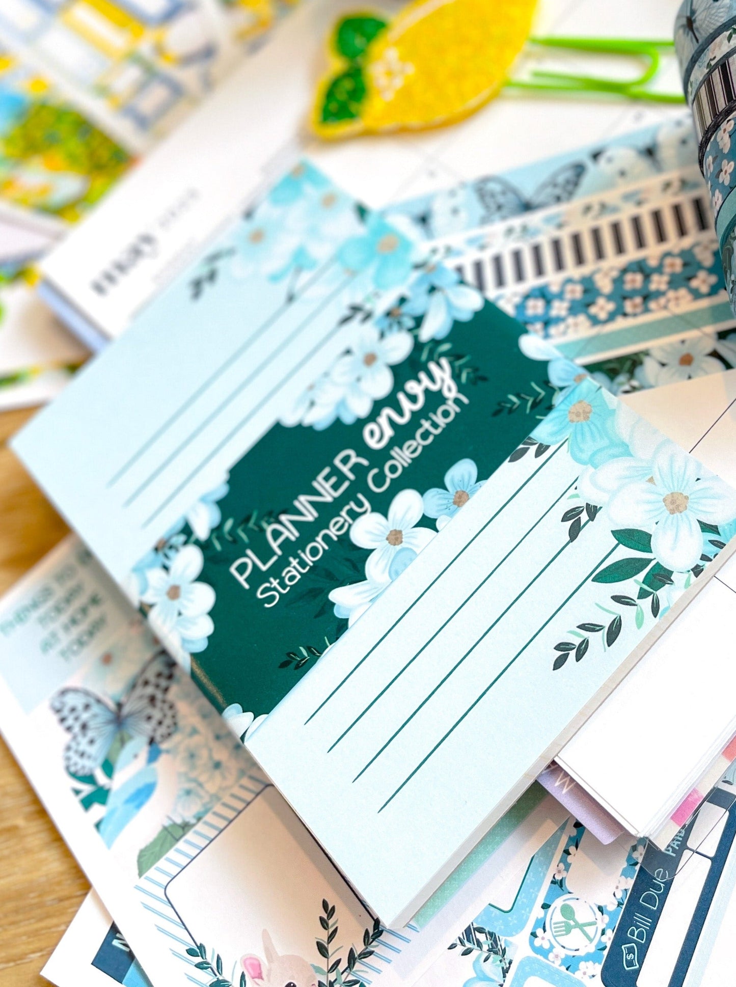 Light Blue Floral Spring Notepad - 4x6 Inches (*Notepad Only*)